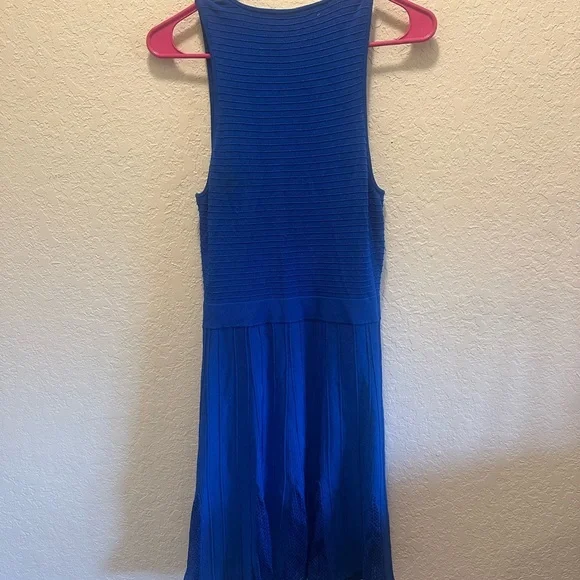 Trina Turk Vibrant Blue Midi Dress NWT Size Medium - Picture 4 of 4